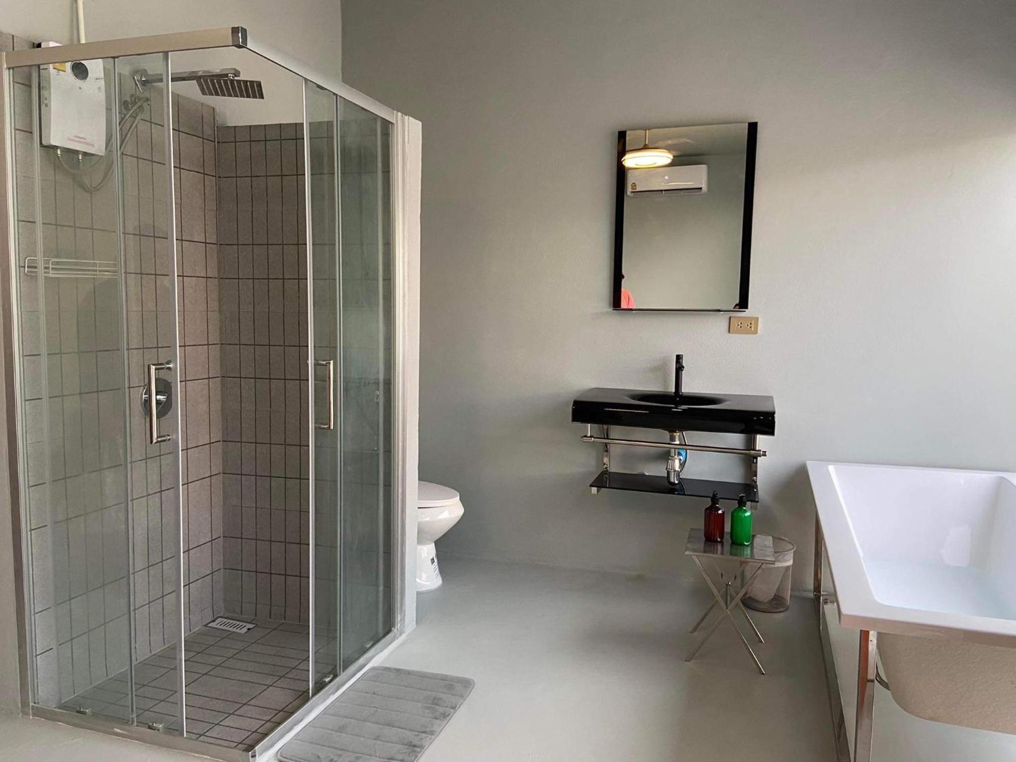 Alley51 Hotel Surat Thani Exterior photo