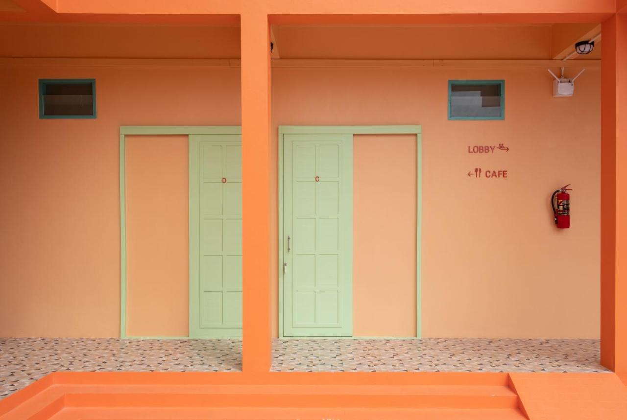 Alley51 Hotel Surat Thani Exterior photo